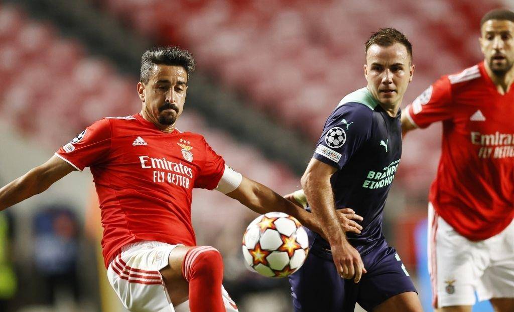 让我们拭目 让我们拭目