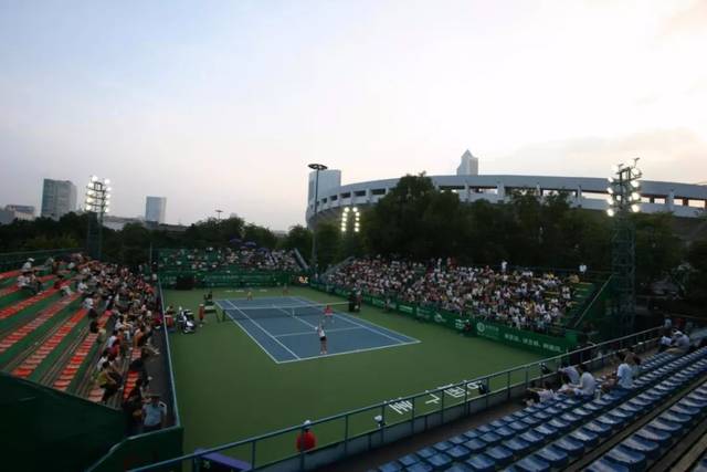 稳如磐石的 稳如磐石的